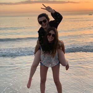 Meet your Posher, Samantha